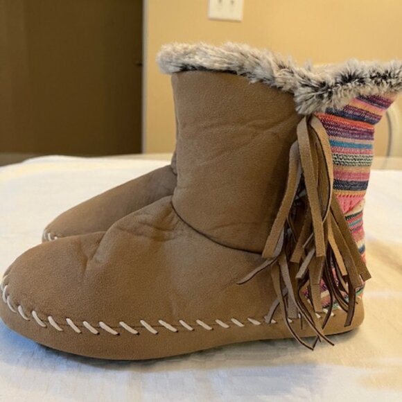 DEARFOAMS | Moccasins Tan with tassels Fabric back-NEW w/o Box - Picture 1 of 11
